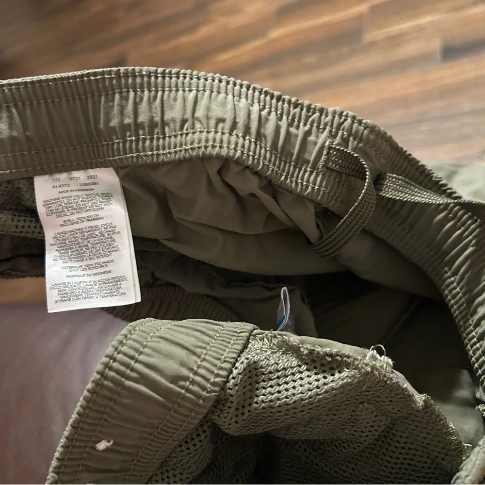 Columbia‎ Women’s Pull-On Shorts Performance Zipper Pocket Olive Green XL